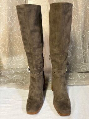 DV by Dolce Vita Finnian Knee High Boots (NWOB)